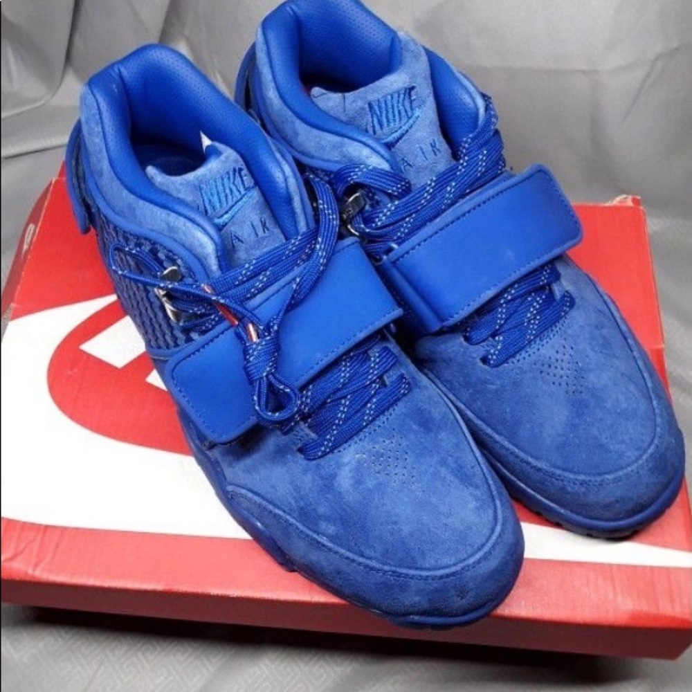 Nike victor Cruz
